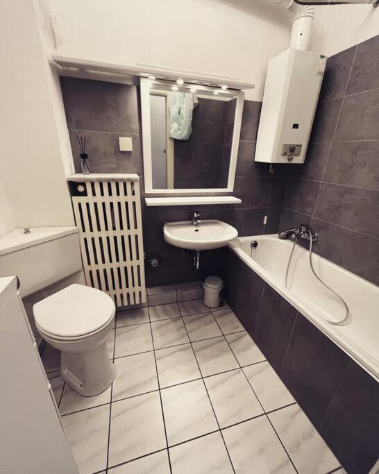 Wunderschoene 3-Zimmer Wohnung Fuer 6 Personen เบรเมน ภายนอก รูปภาพ